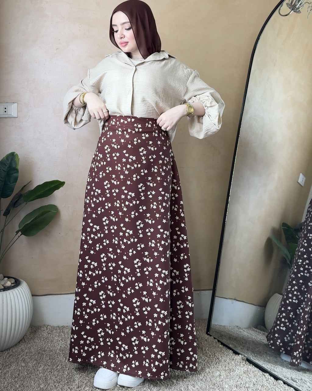 سكيرت ورود - بني